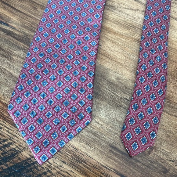 Christian Dior Monsieur 100% Silk Tie. Red Blue Geometric Pattern - Picture 8 of 8